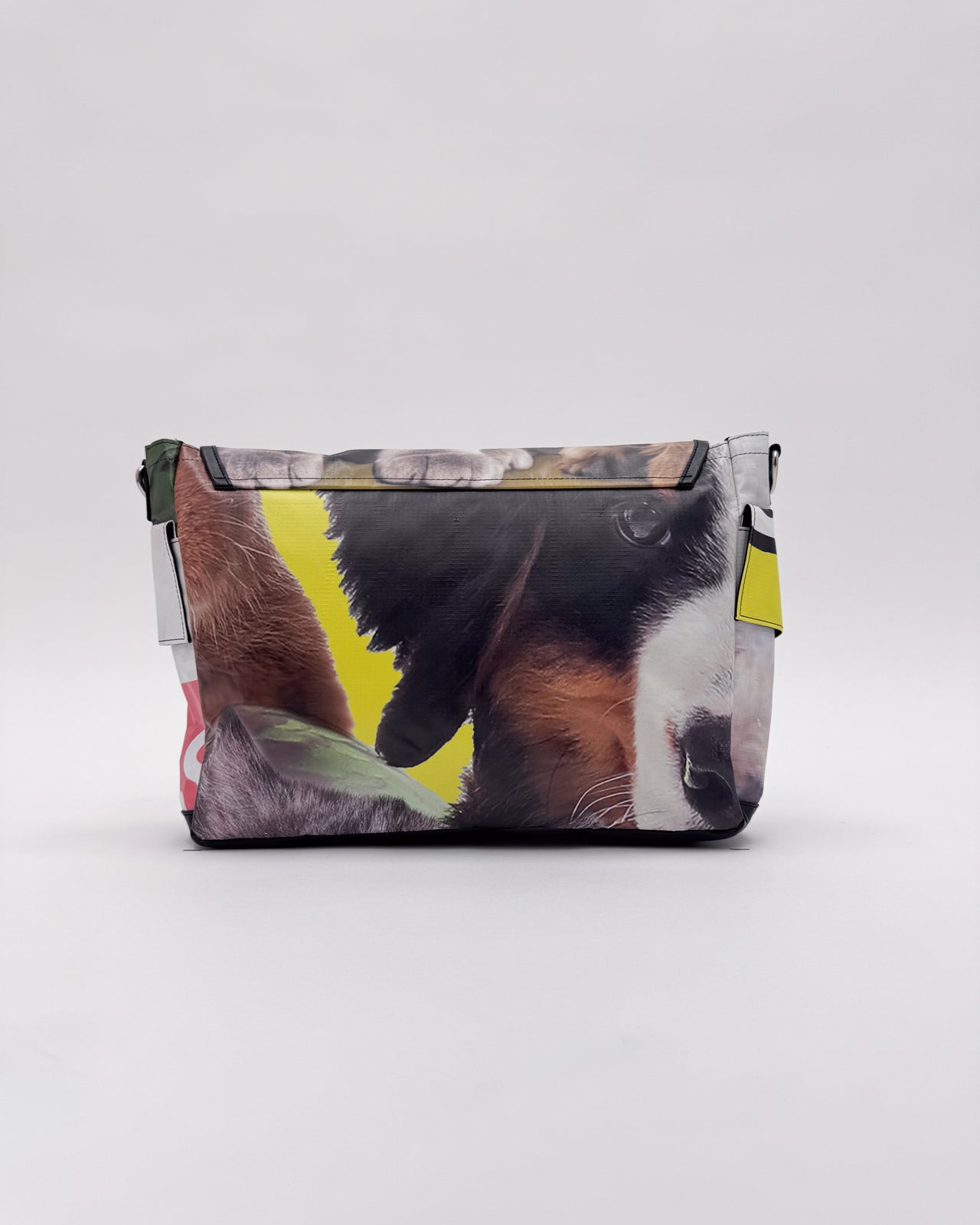 ABBA22 Messenger Bag