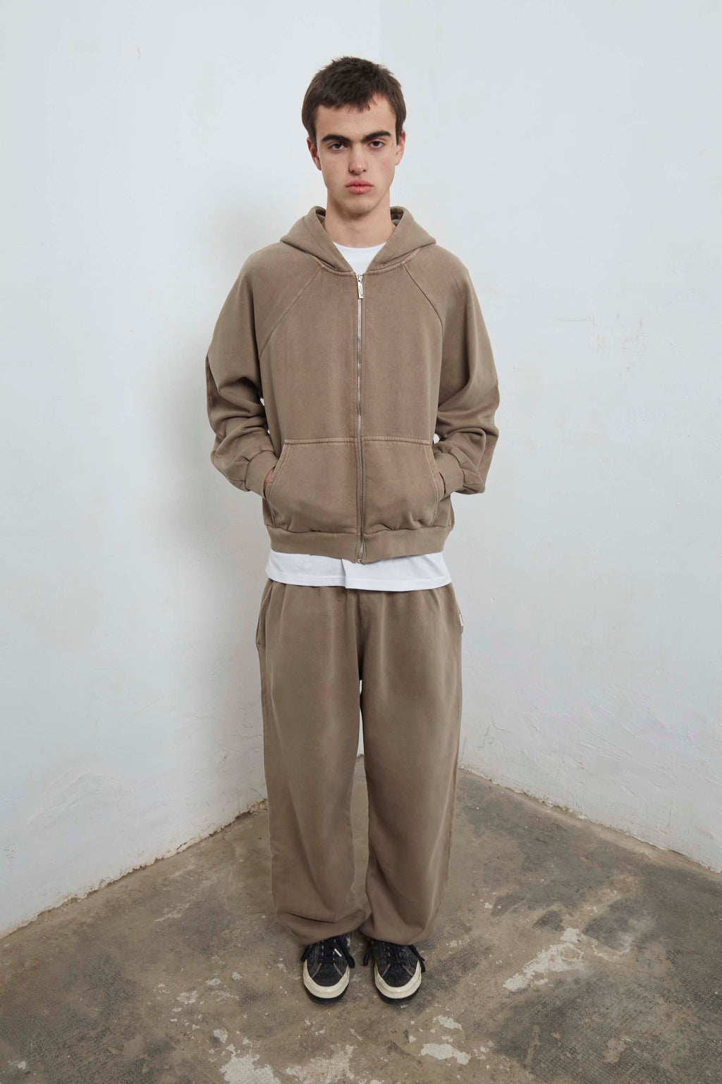 Taupe sweatpants with mini logo detail and drawstring waist