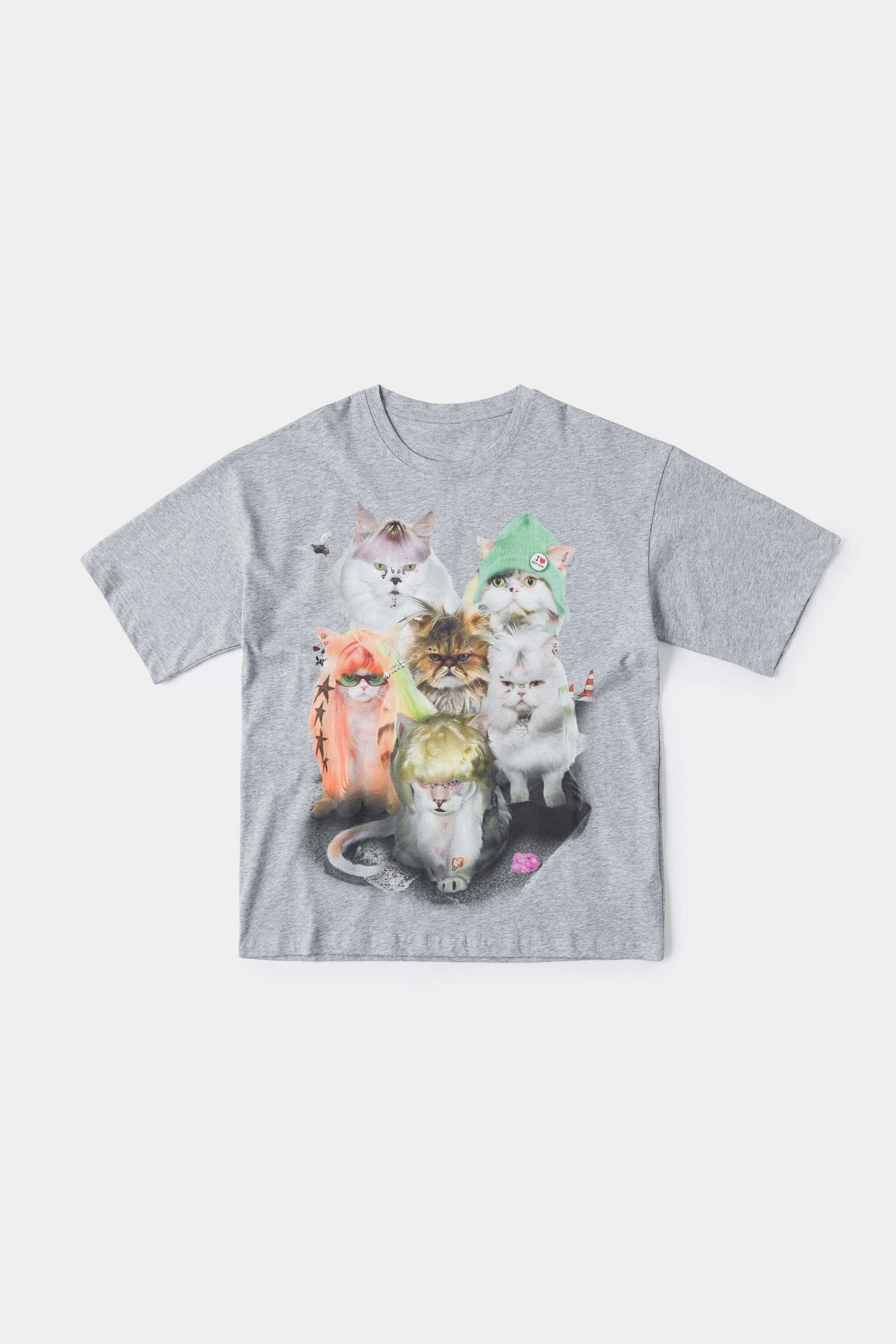 Oversized grey t-shirt with punk cats digital print graphic