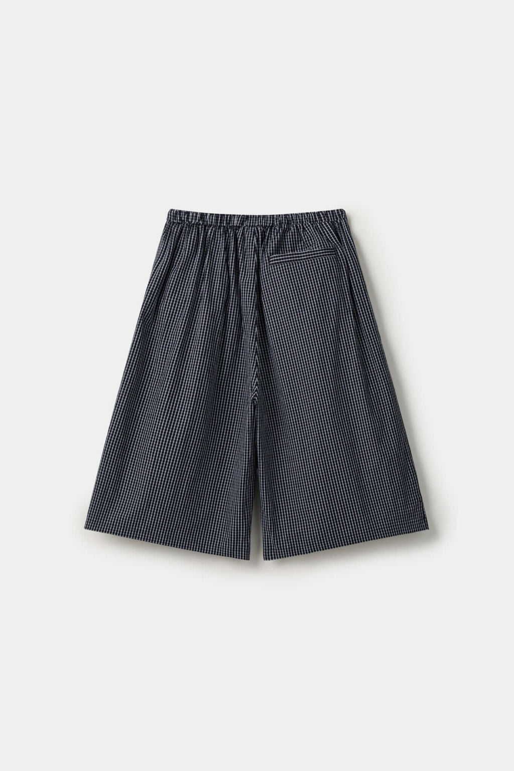 Black striped bermuda shorts with a logo embroidered
