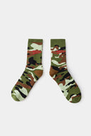 Camouflage-patterned green sock with a brand logo embroidery 
