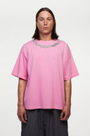 Pink t-shirt with necklace puffy print

