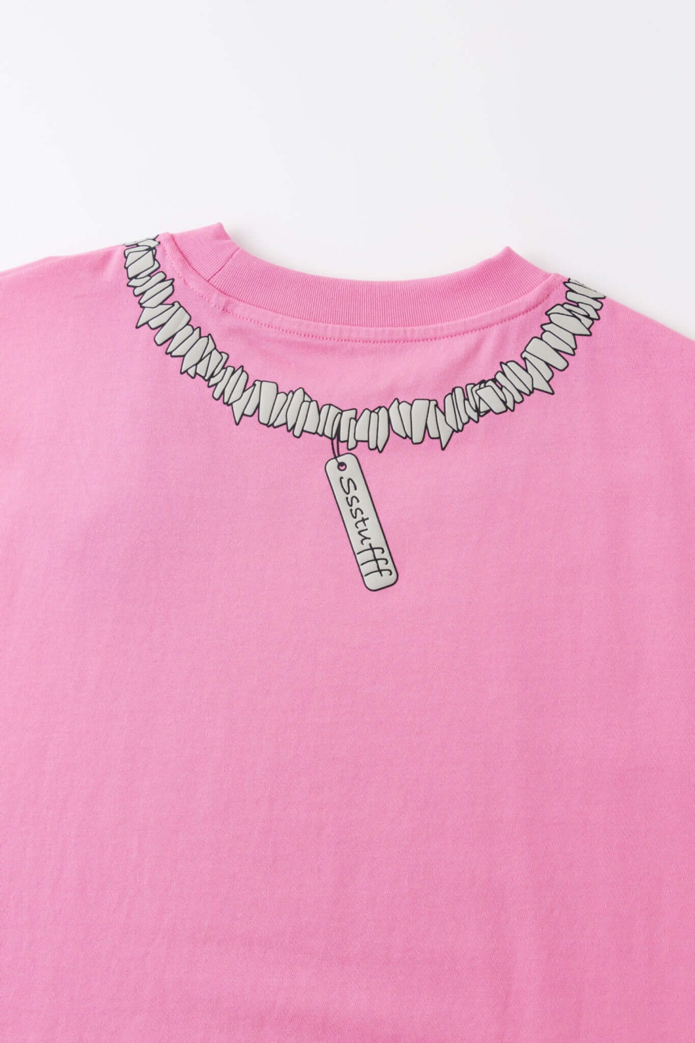 Pink t-shirt with necklace puffy print
