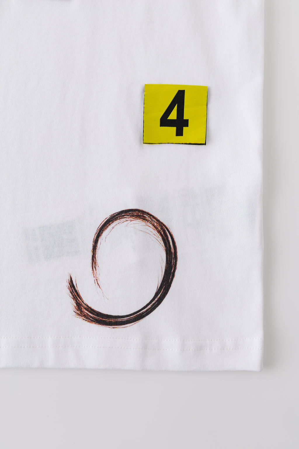 Close-up of marker 4 next to the brown ring stain print.