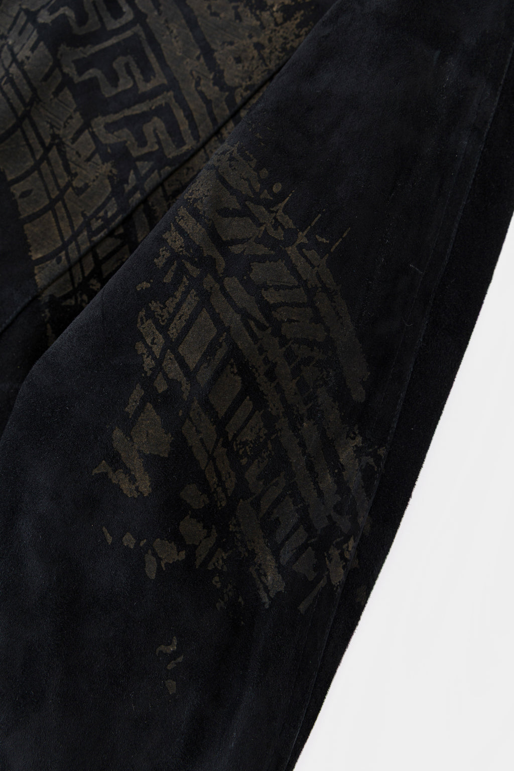 Close-up of the tread pattern printed onto the nap.