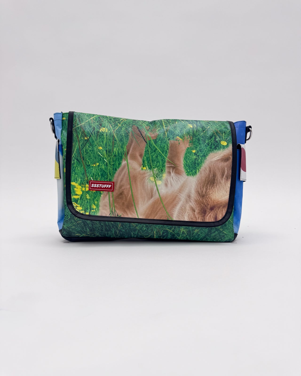 ABBA12 Messenger Bag