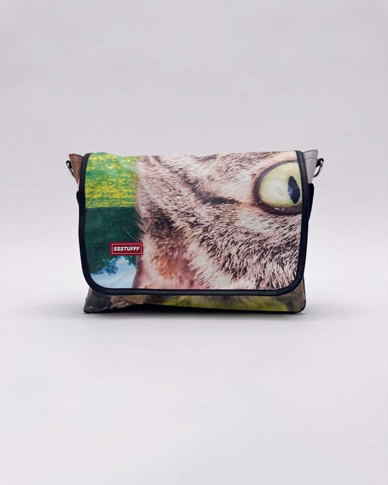 ABBA16 Messenger Bag