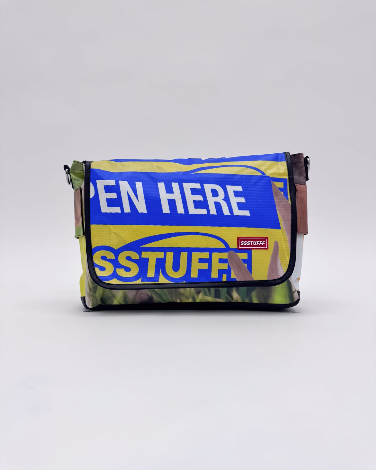 ABBA31 Messenger Bag