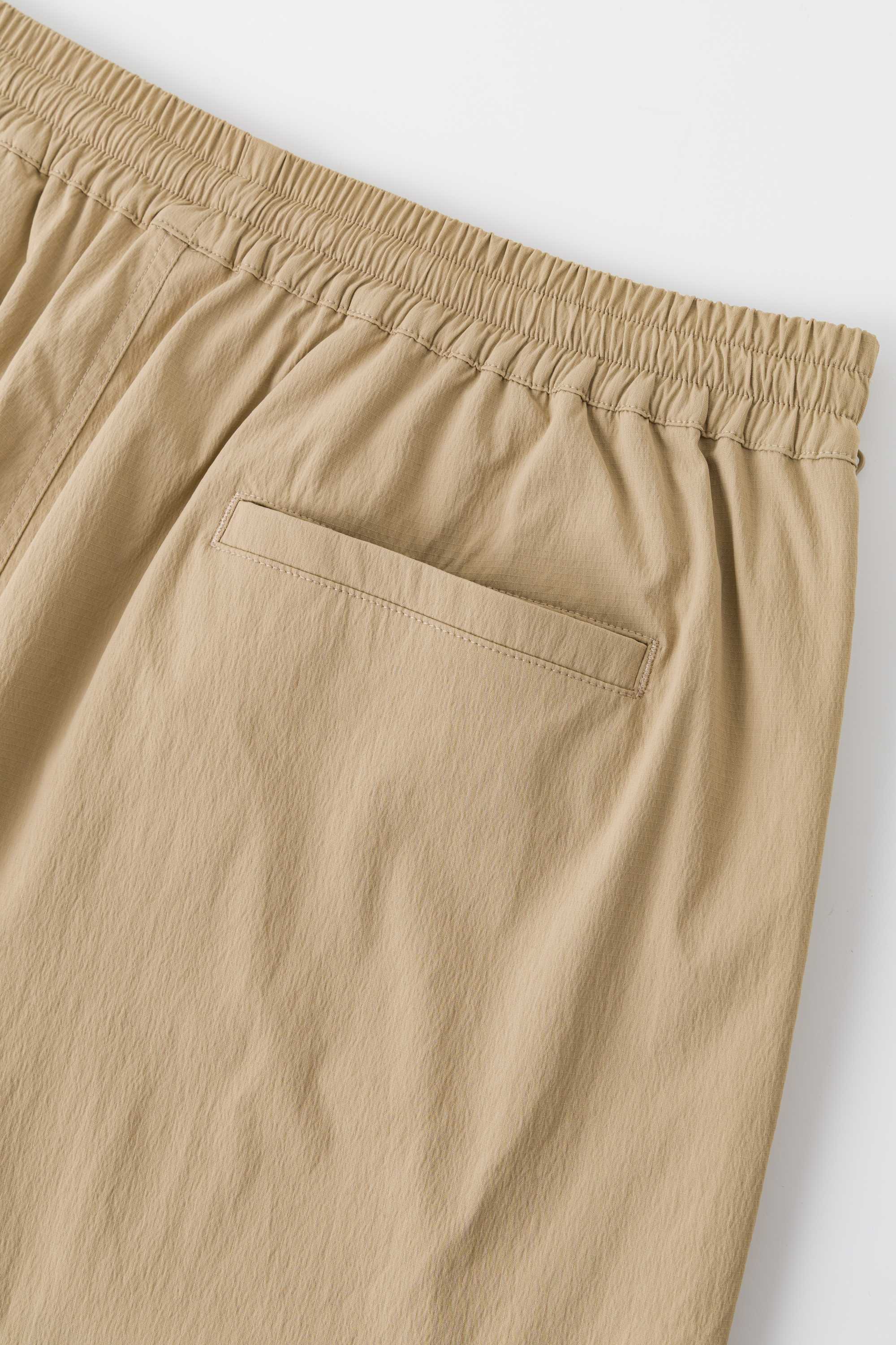 Plaster Cast Shorts
